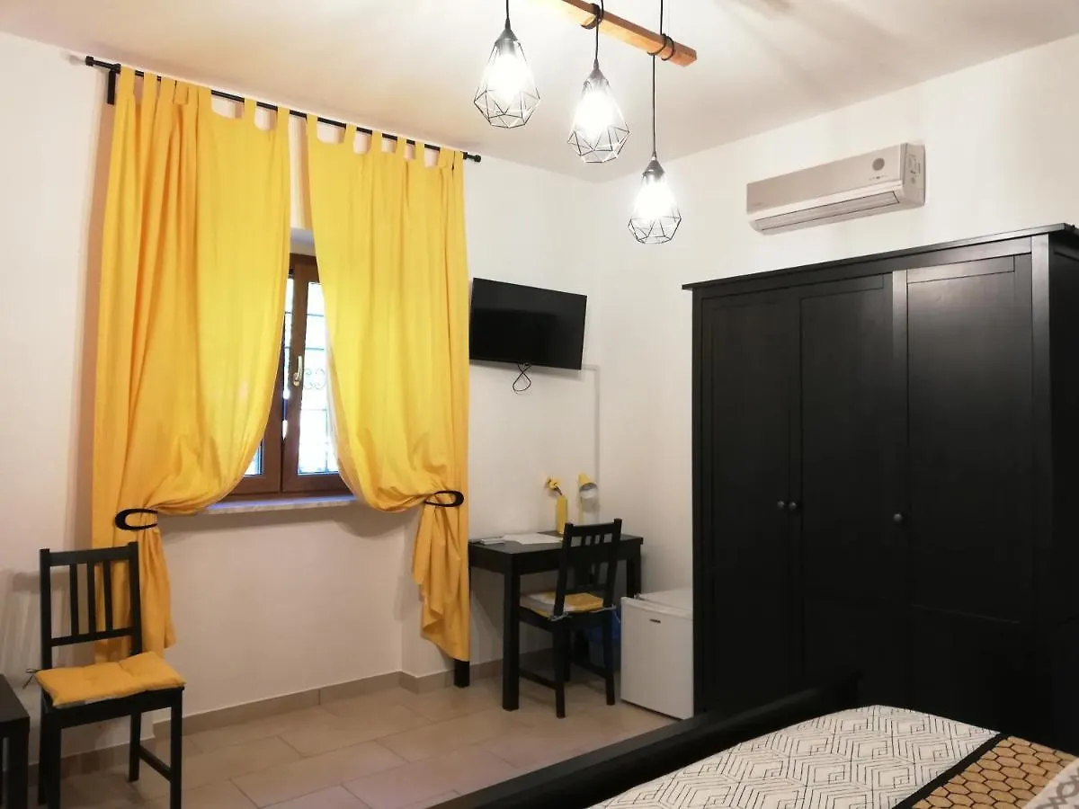 *** Oda ve Kahvaltı The Yellow House Fiumicino İtalya