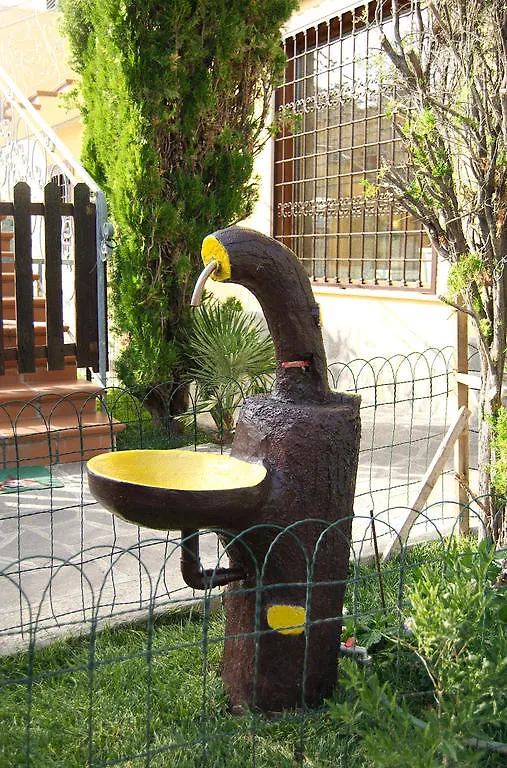 The Yellow House Fiumicino İtalya