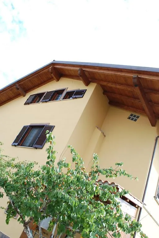 Oda ve Kahvaltı The Yellow House Fiumicino
