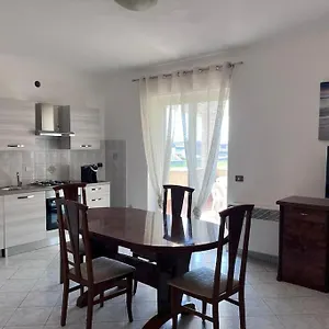 Appartement Fco Airport Titina's House