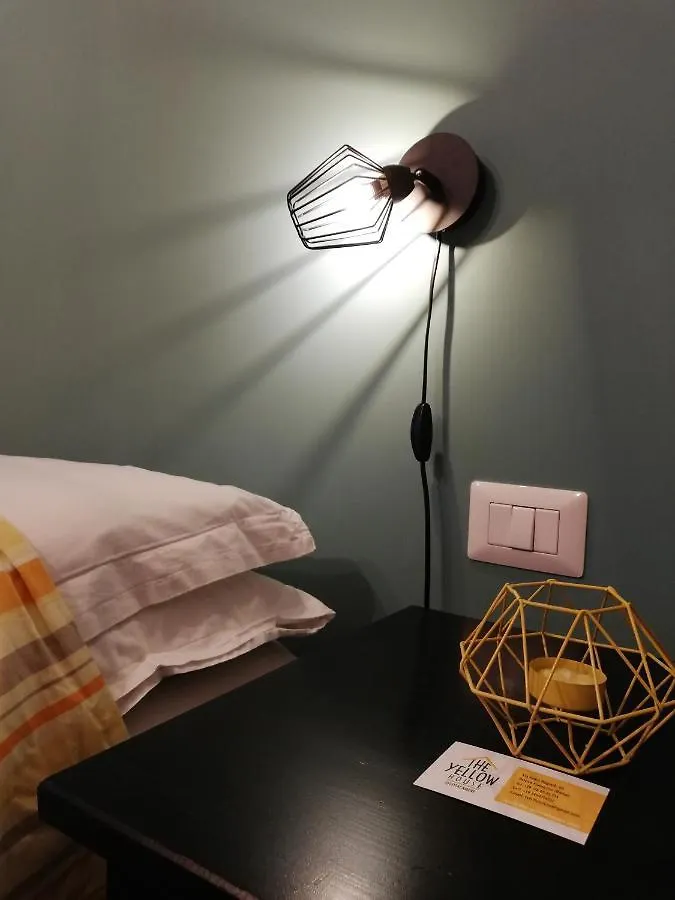 The Yellow House Bed and Breakfast Fiumicino 3*,
