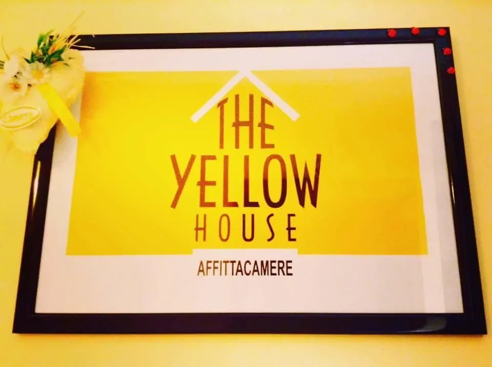 The Yellow House Fiumicino 3*,